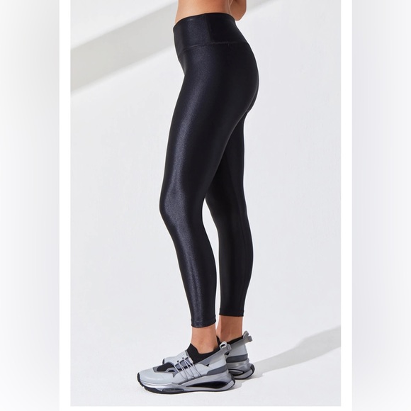 Noli yoga liquid leggings. New with tags. Size L. Black (shiny). - Picture 2 of 5